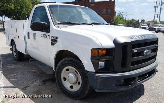 Image of Ford F-250 equipment image 2