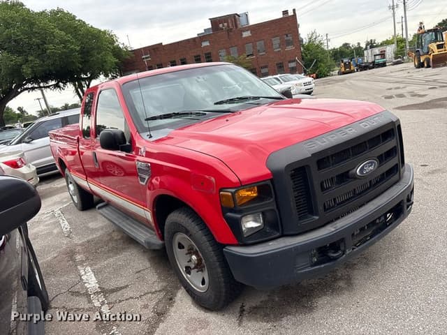 Image of Ford F-250 equipment image 2
