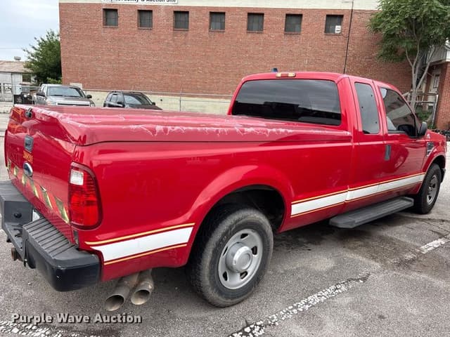 Image of Ford F-250 equipment image 3