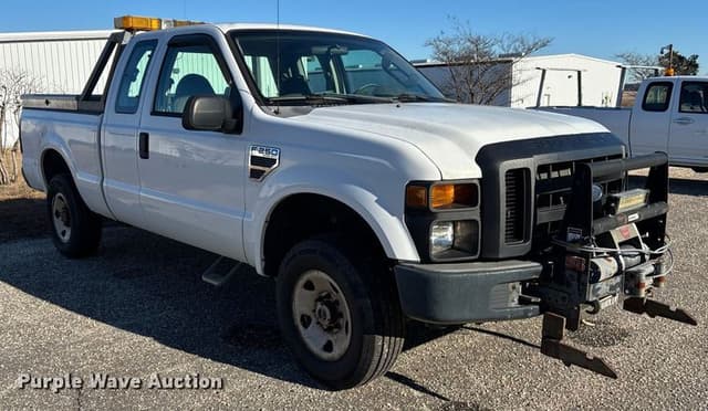 Image of Ford F-250 equipment image 2