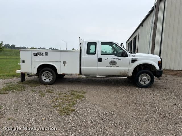 Image of Ford F-250 equipment image 3