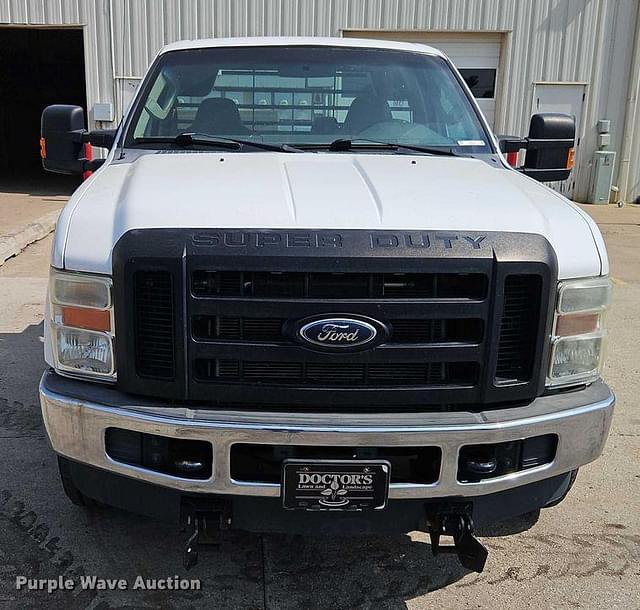 Image of Ford F-250 equipment image 1