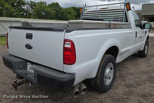 Image of Ford F-250 equipment image 4