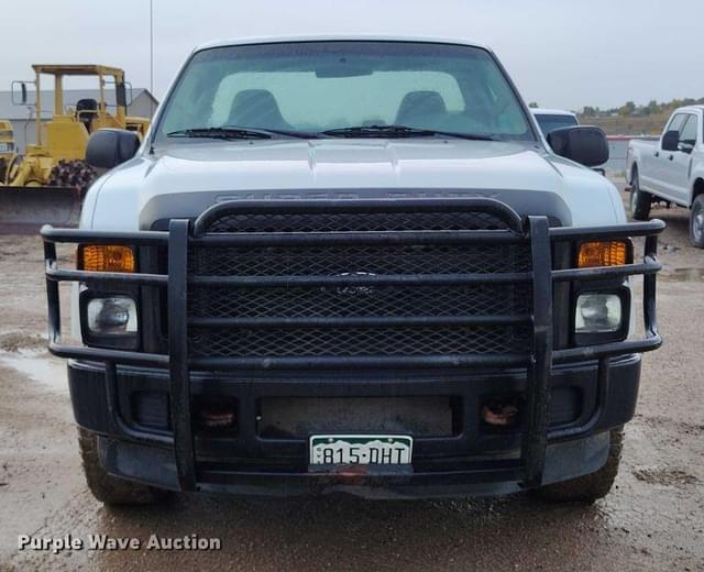 Image of Ford F-250 equipment image 1