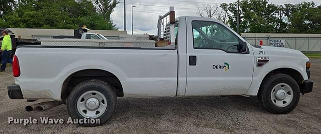 Image of Ford F-250 equipment image 3