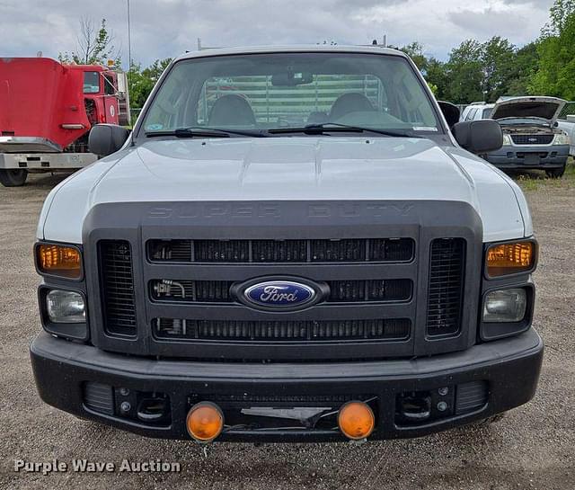 Image of Ford F-250 equipment image 1