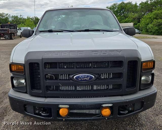 Image of Ford F-250 equipment image 1