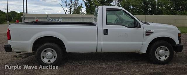 Image of Ford F-250 equipment image 3