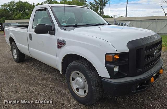 Image of Ford F-250 equipment image 2