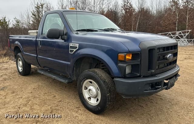 Image of Ford F-250 equipment image 2