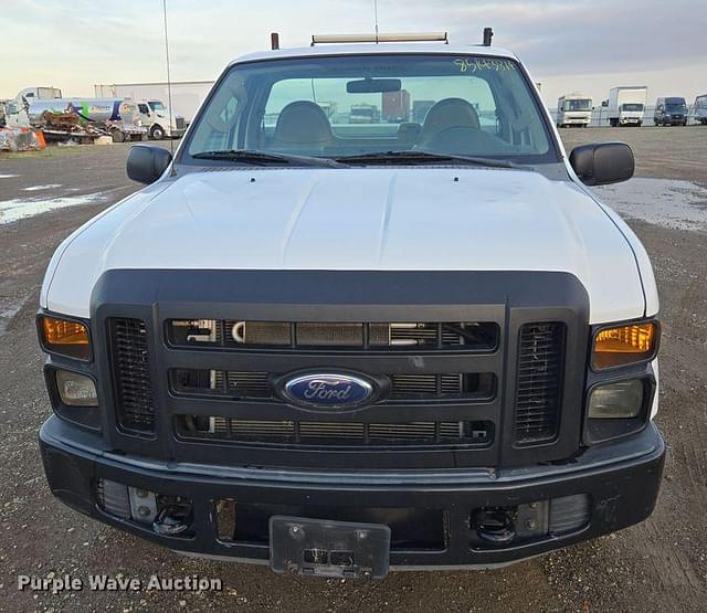 Image of Ford F-250 equipment image 1