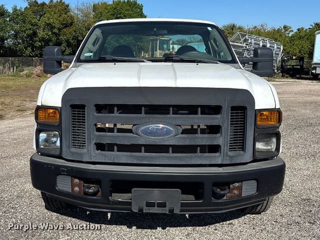 Image of Ford F-250 equipment image 1