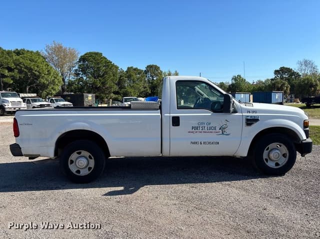 Image of Ford F-250 equipment image 3
