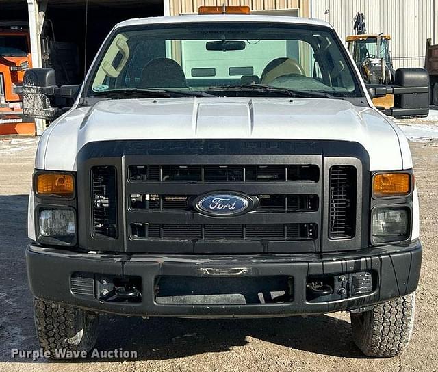 Image of Ford F-250 equipment image 1