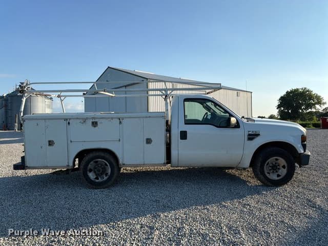 Image of Ford F-250 equipment image 3