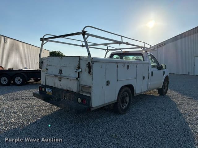 Image of Ford F-250 equipment image 4