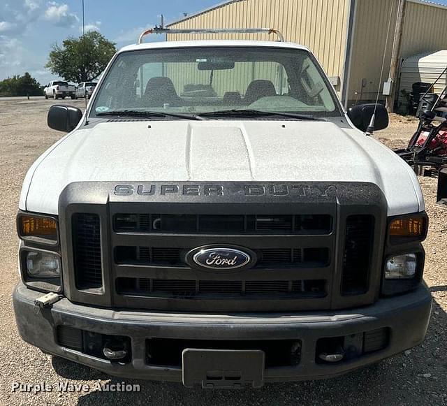 Image of Ford F-250 equipment image 1