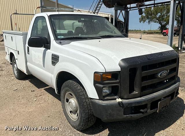 Image of Ford F-250 equipment image 2