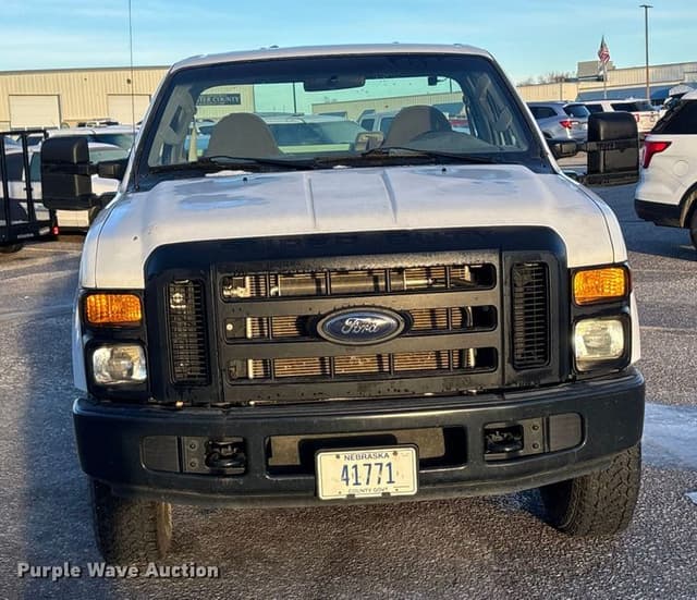 Image of Ford F-250 equipment image 2