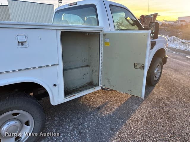 Image of Ford F-250 equipment image 1
