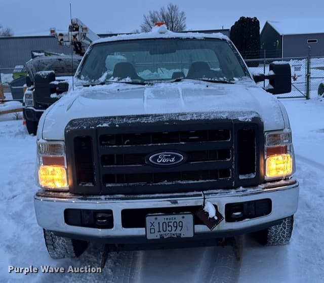 Image of Ford F-250 equipment image 1