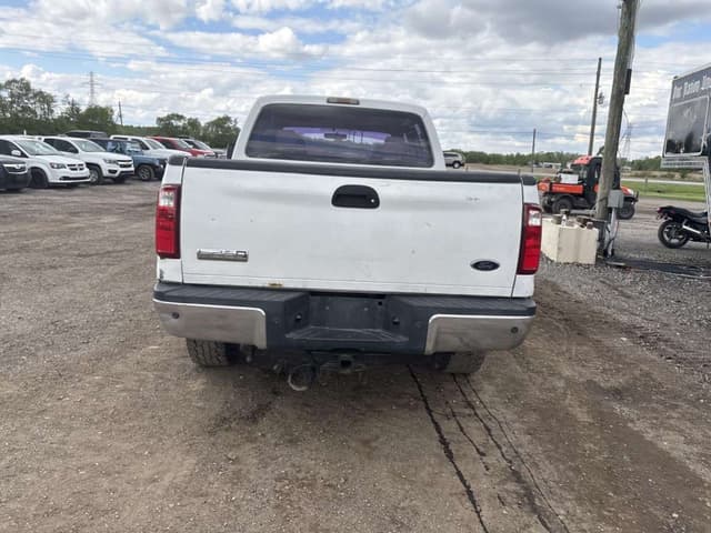 Image of Ford F-250 equipment image 3