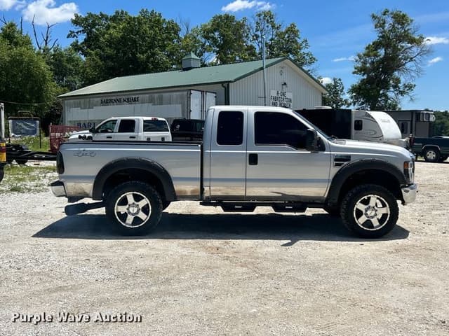 Image of Ford F-250 equipment image 3