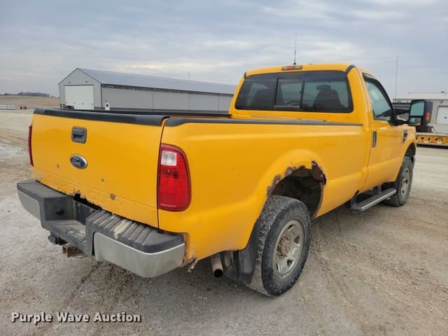 Image of Ford F-250 equipment image 4