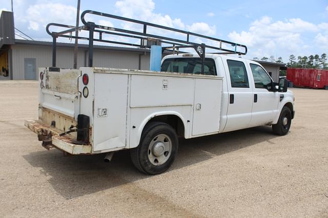 Image of Ford F-250 equipment image 2