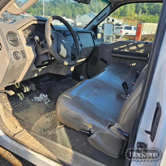 Image of Ford F-250 equipment image 4