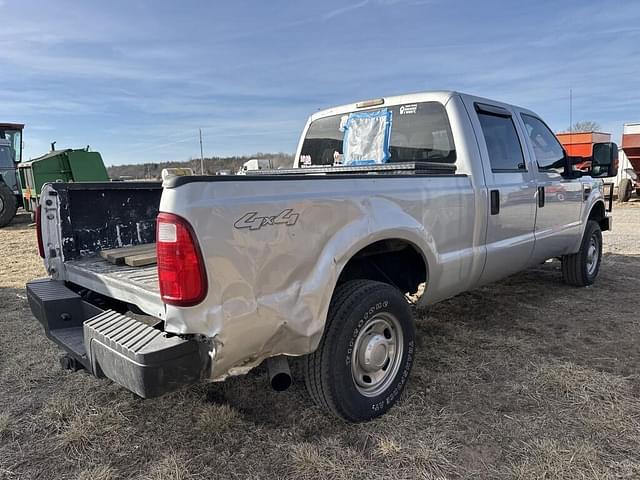 Image of Ford F-250 equipment image 4