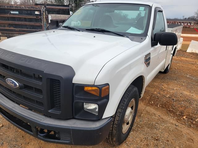 Image of Ford F-250 equipment image 3