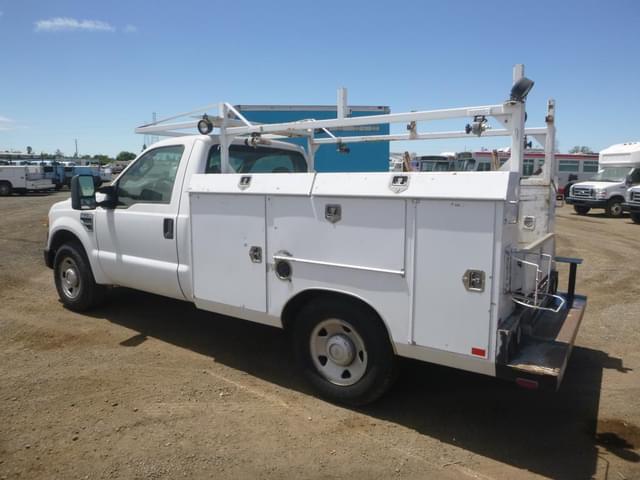Image of Ford F-250 equipment image 3