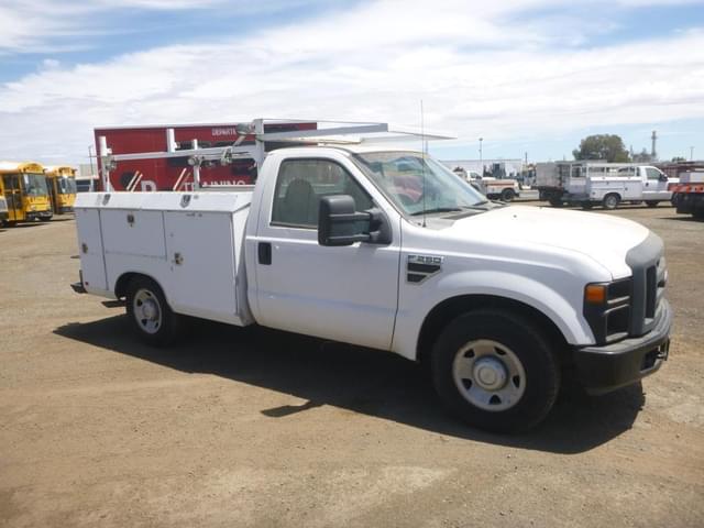 Image of Ford F-250 equipment image 1