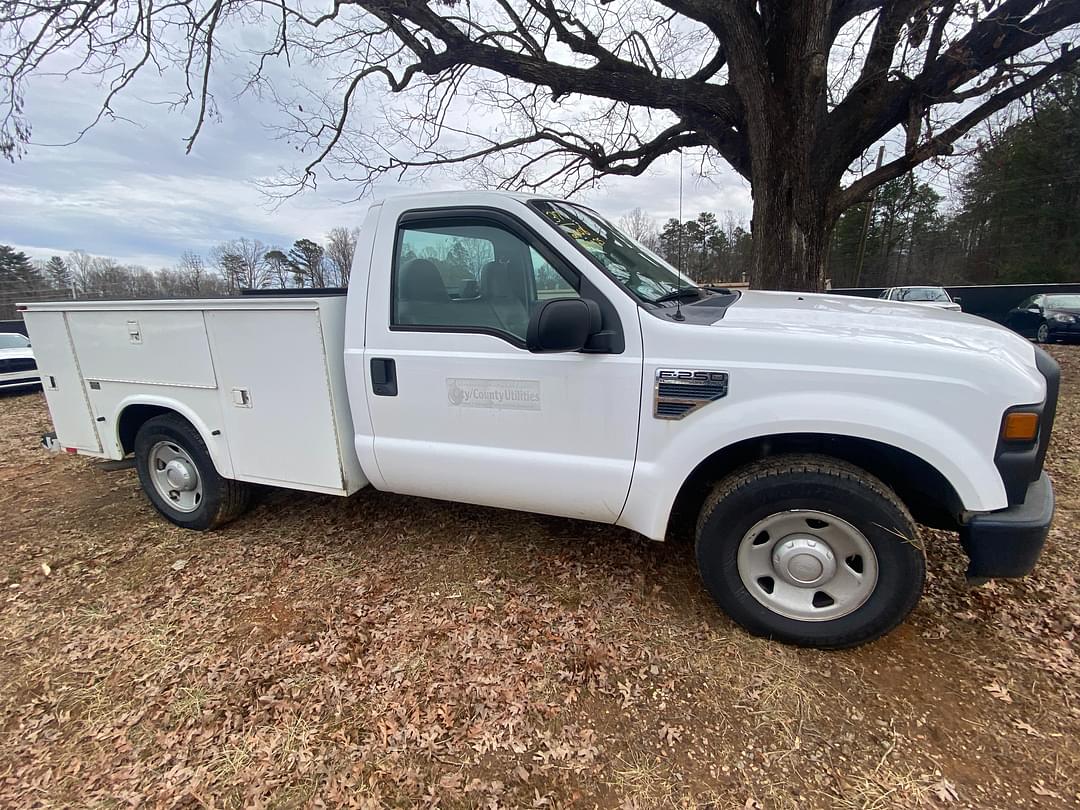 Image of Ford F-250 Primary image