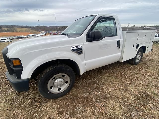 Image of Ford F-250 equipment image 4