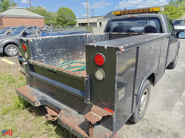 Image of Ford F-250 equipment image 3