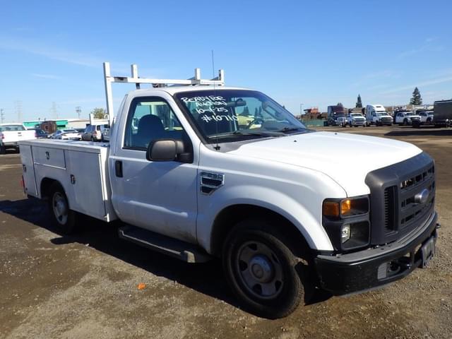 Image of Ford F-250 equipment image 1