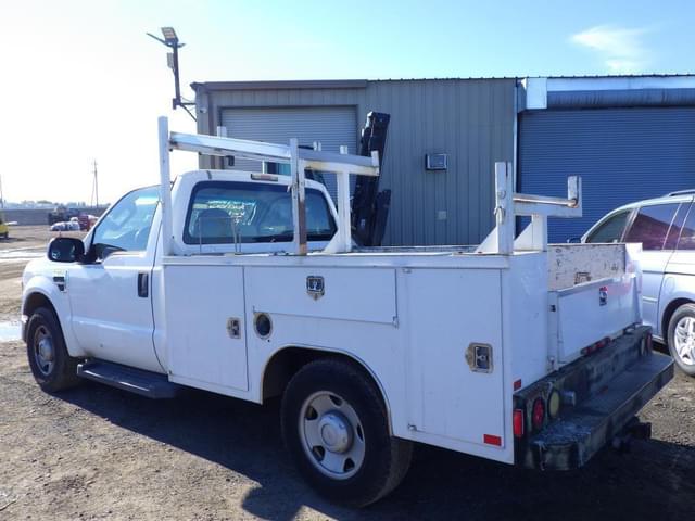 Image of Ford F-250 equipment image 3