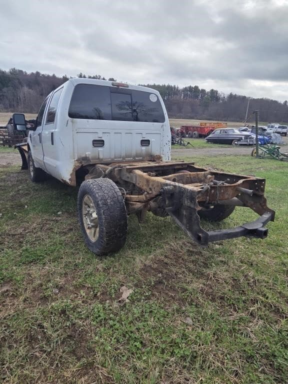 Image of Ford F-250 equipment image 2