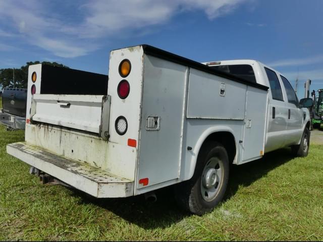 Image of Ford F-250 equipment image 2
