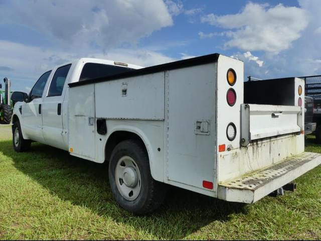 Image of Ford F-250 equipment image 3
