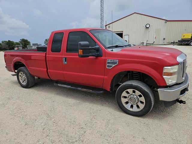 Image of Ford F-250 equipment image 3