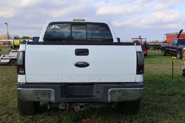 Image of Ford F-250 equipment image 4