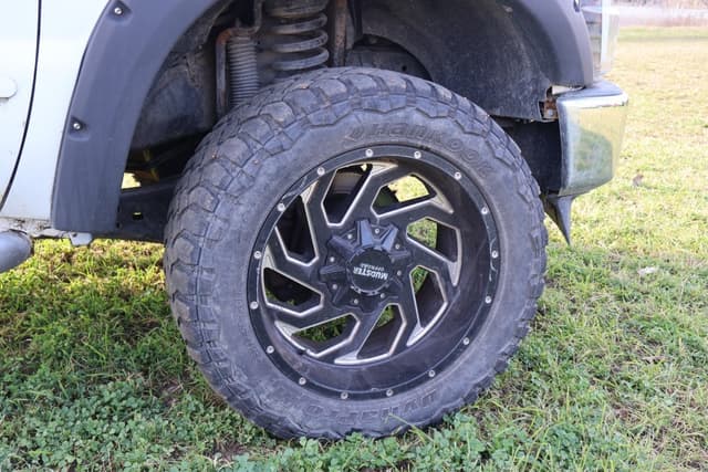 Image of Ford F-250 equipment image 2