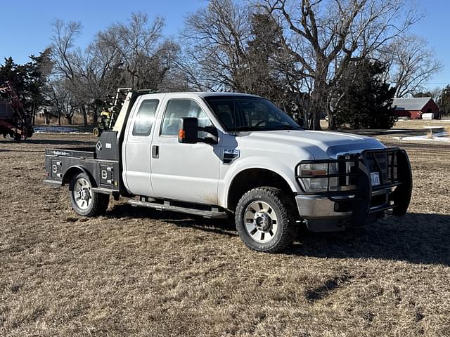 Image of Ford F-250 equipment image 1