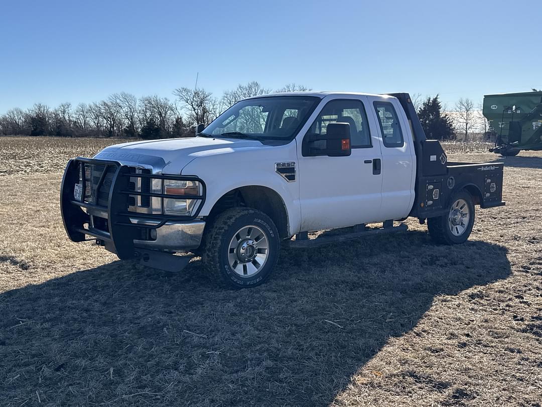 Image of Ford F-250 Primary image