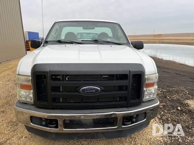 Image of Ford F-250 equipment image 2