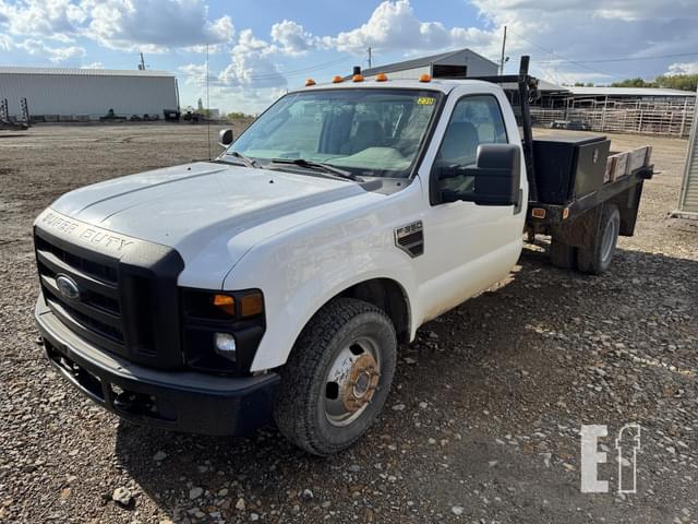 Image of Ford F-350 equipment image 1