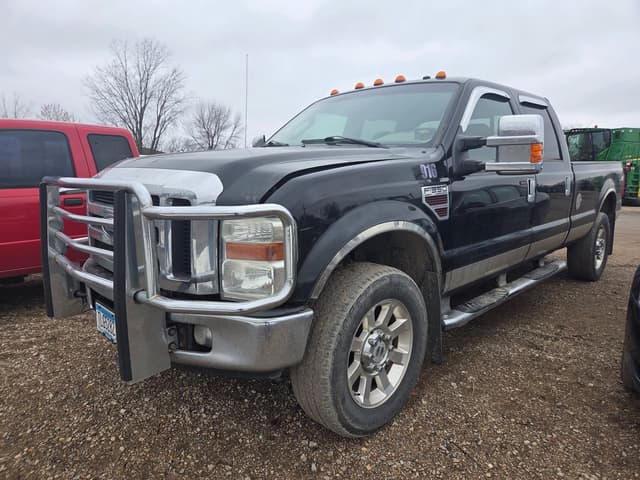 Image of Ford F-350 equipment image 2